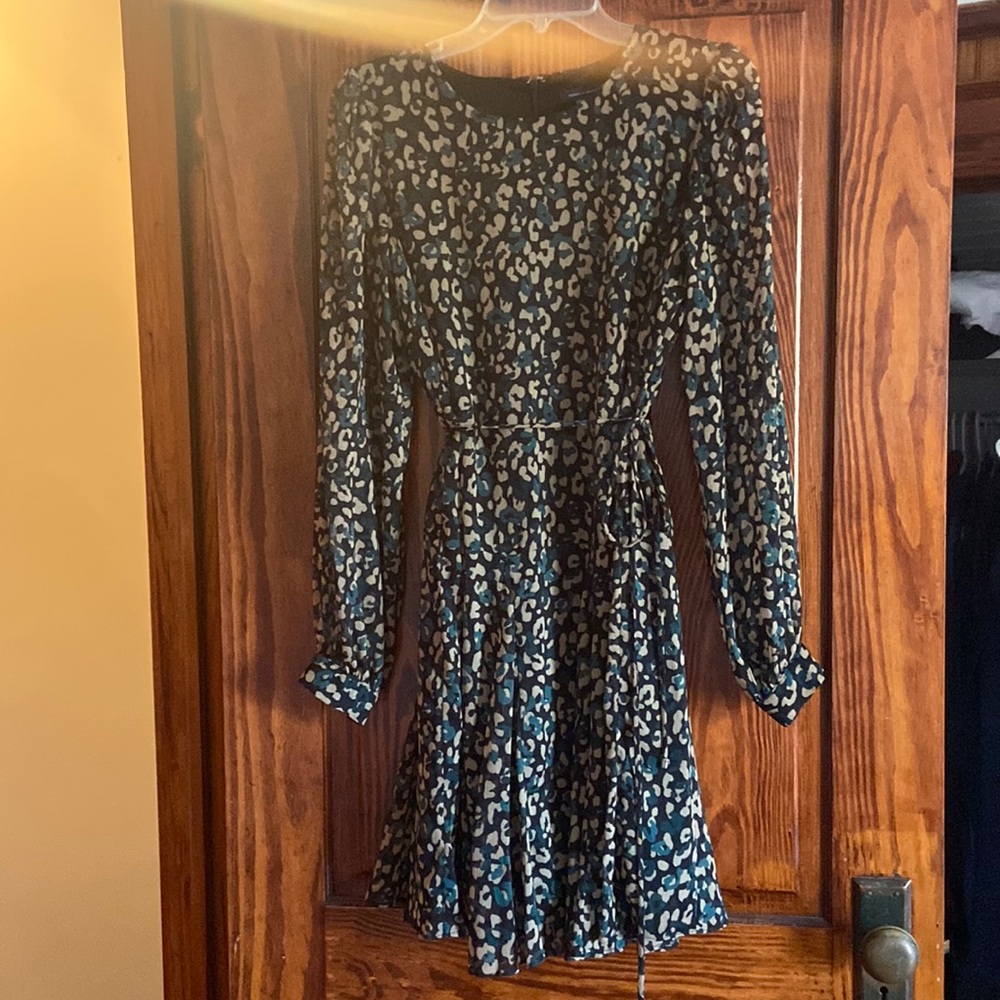 Tommy Hilfiger size 6 cheetah print long sleeve dress